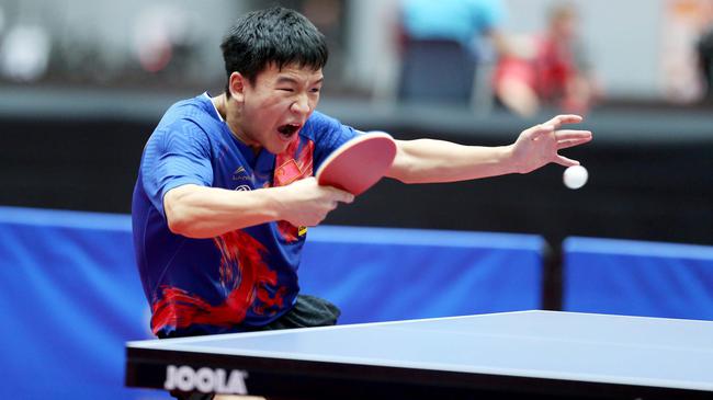 捧起奖杯 捧起奖杯